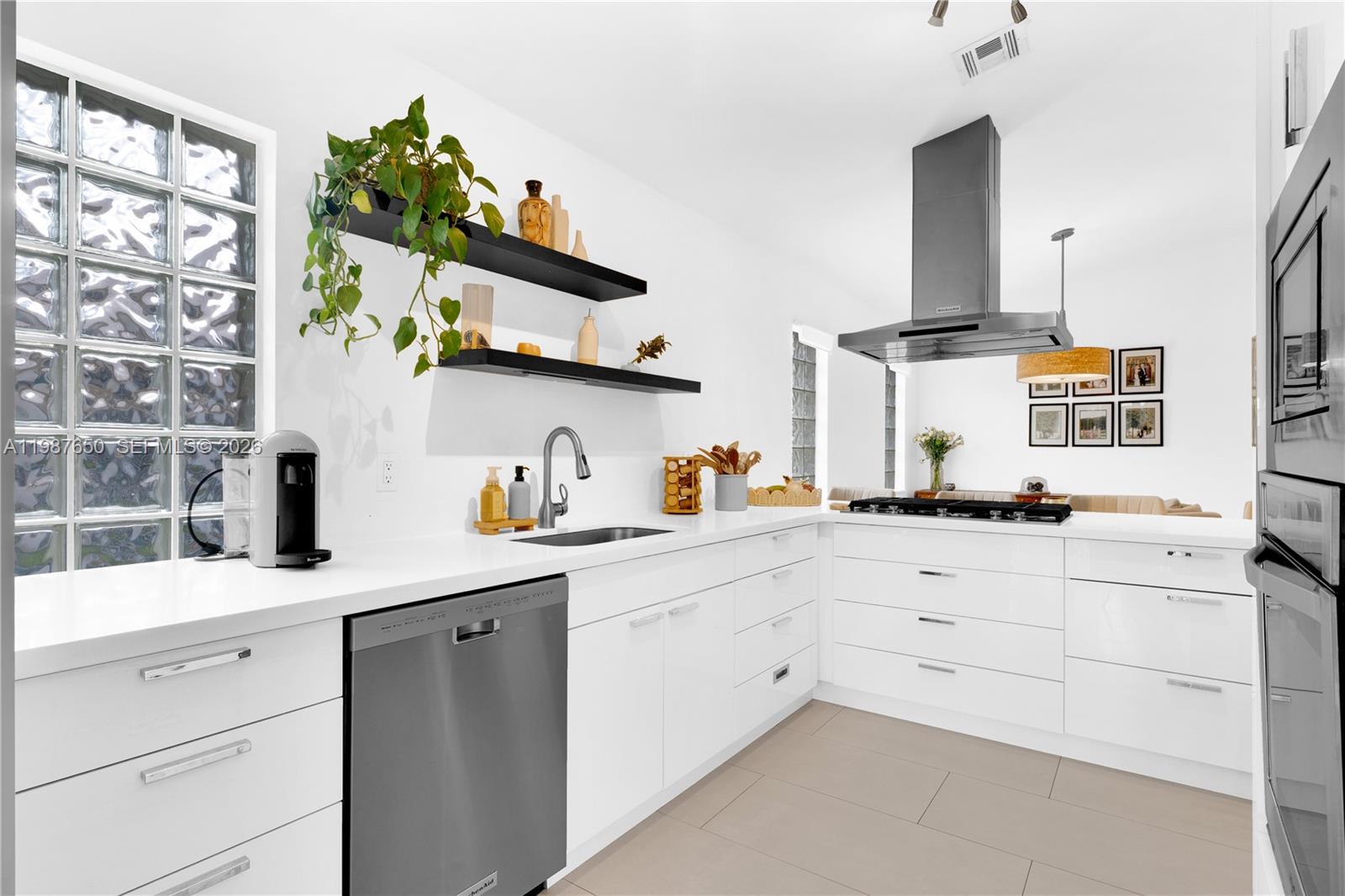 LAKES BY THE BAY SEC 11 - Residential