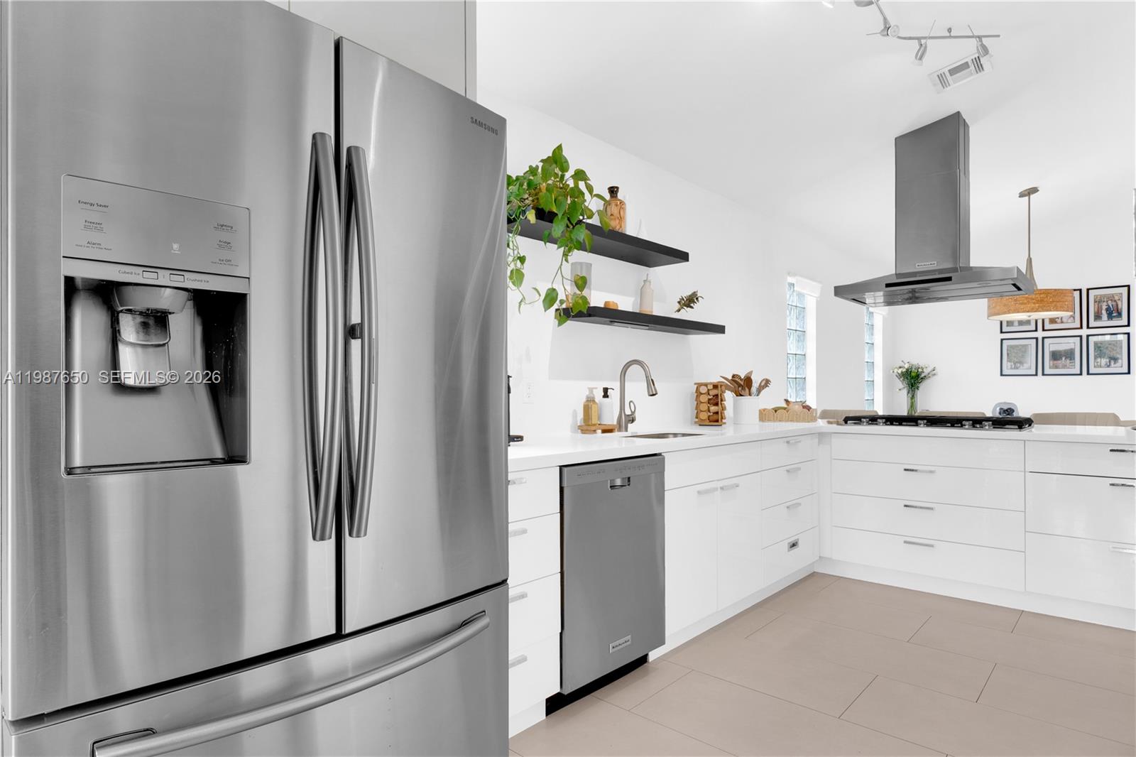 LAKES BY THE BAY SEC 11 - Residential