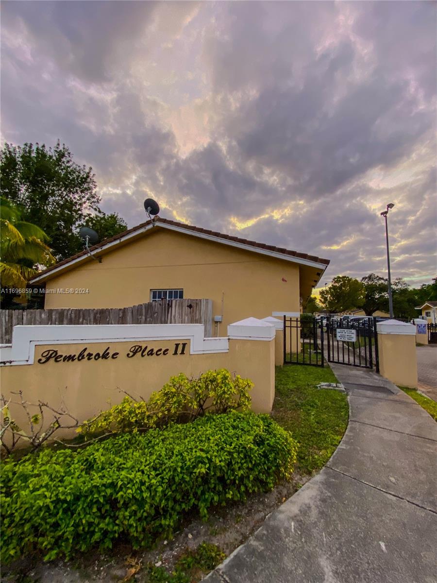 3868 Sw 48th Ave 3868, Pembroke Park, Broward County, Florida - 2 Bedrooms  
2 Bathrooms - 