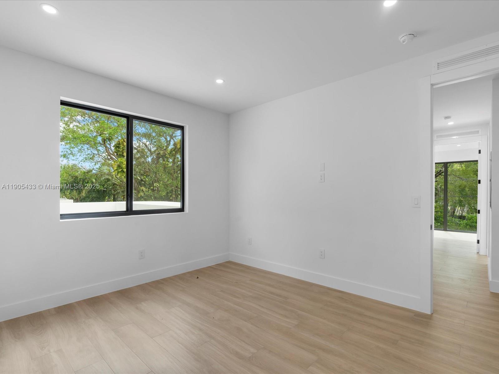 EAST SHENANDOAH - Residential