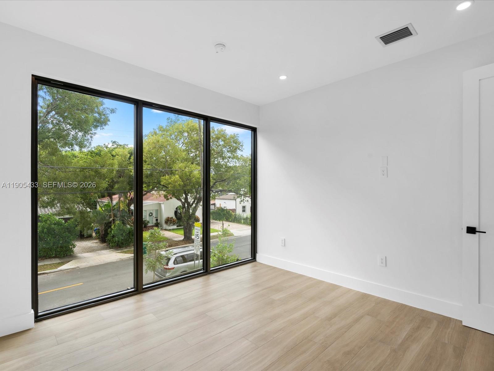 EAST SHENANDOAH - Residential