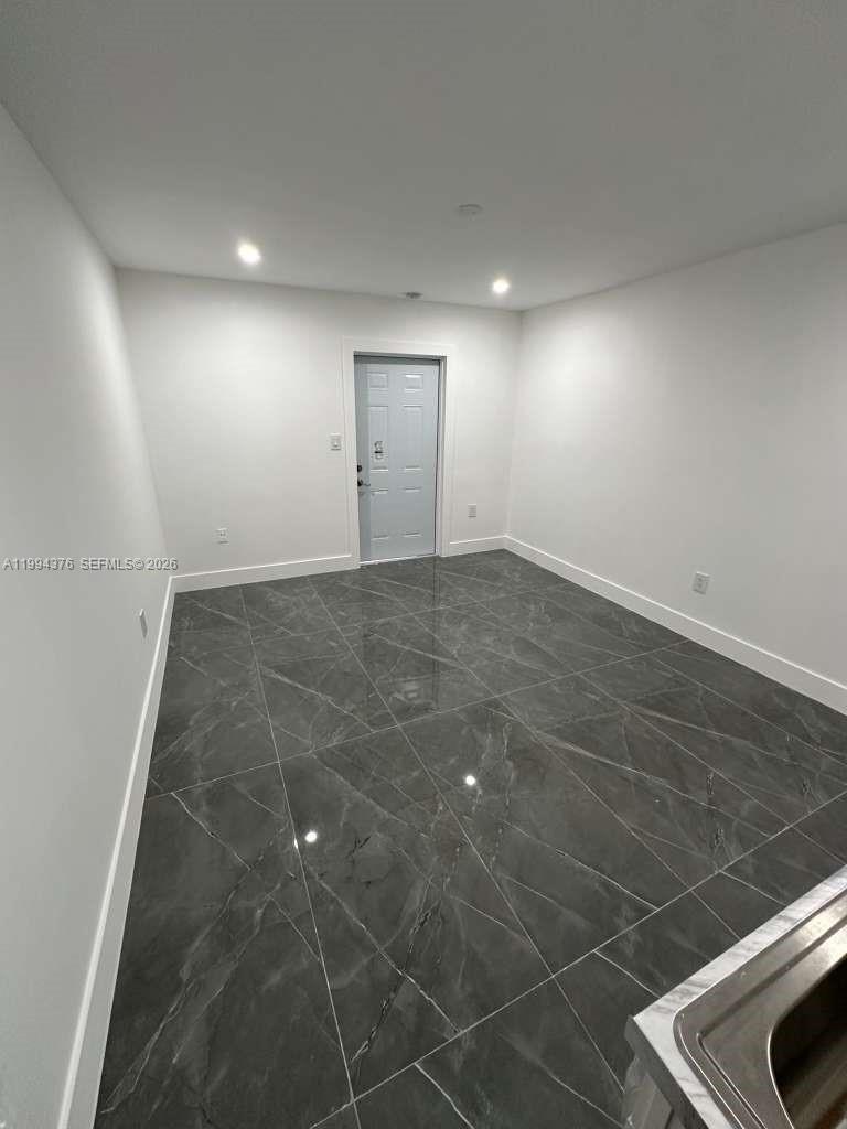 HOCHMAN SUB - Residential Lease