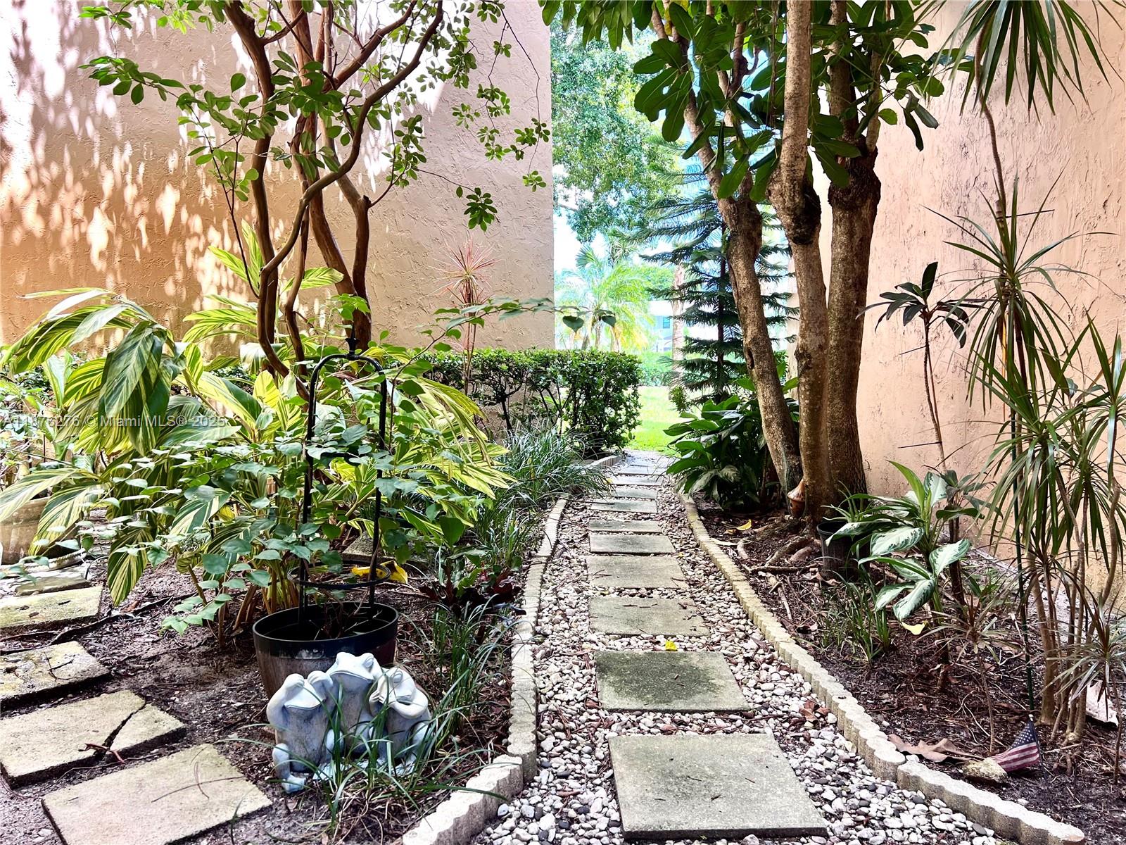 SUNRISE OF PALM BEACH CON - Residential