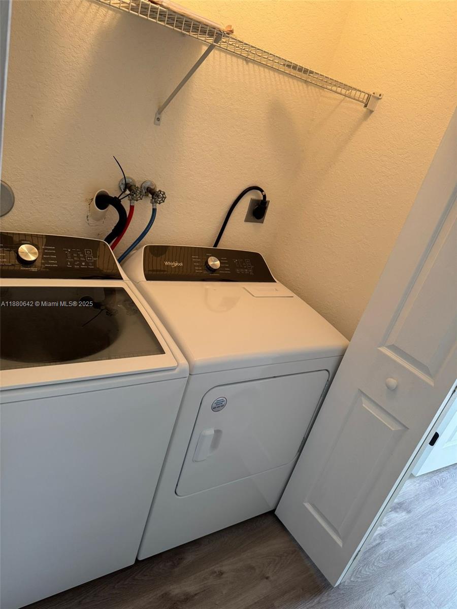 KENDALL BREEZE SOUTH - Residential