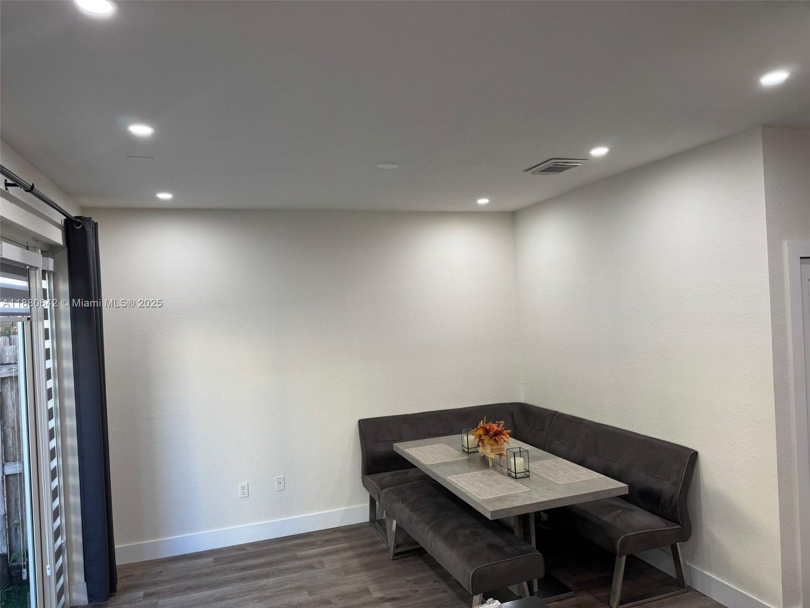 KENDALL BREEZE SOUTH - Residential