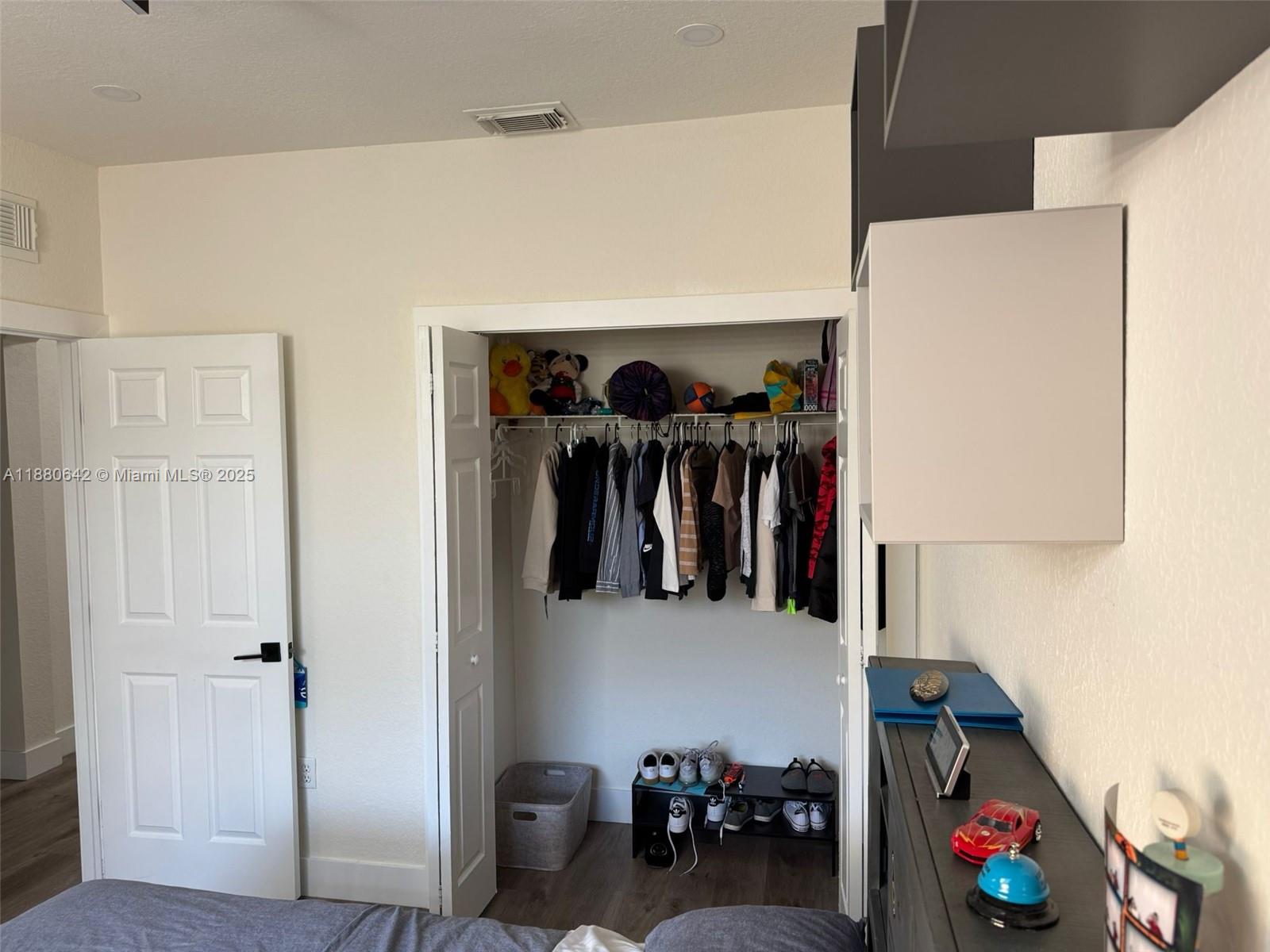 KENDALL BREEZE SOUTH - Residential