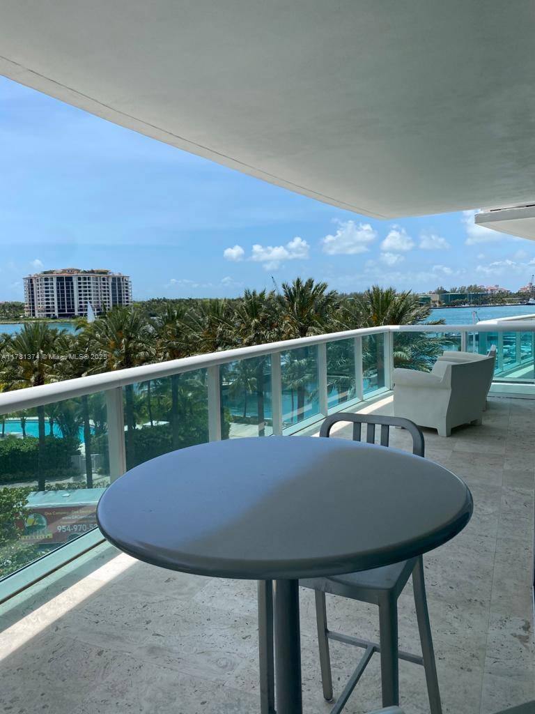 1000 S Pointe Dr 405