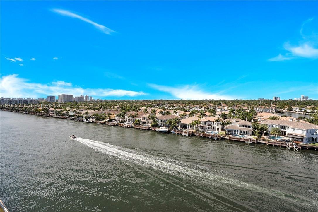 TRAFALGAR TOWERS CONDOMIN - Residential