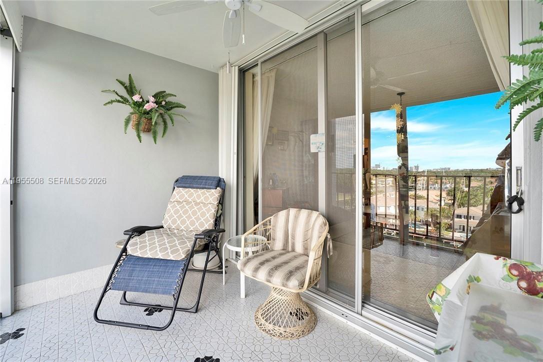 TRAFALGAR TOWERS CONDOMIN - Residential