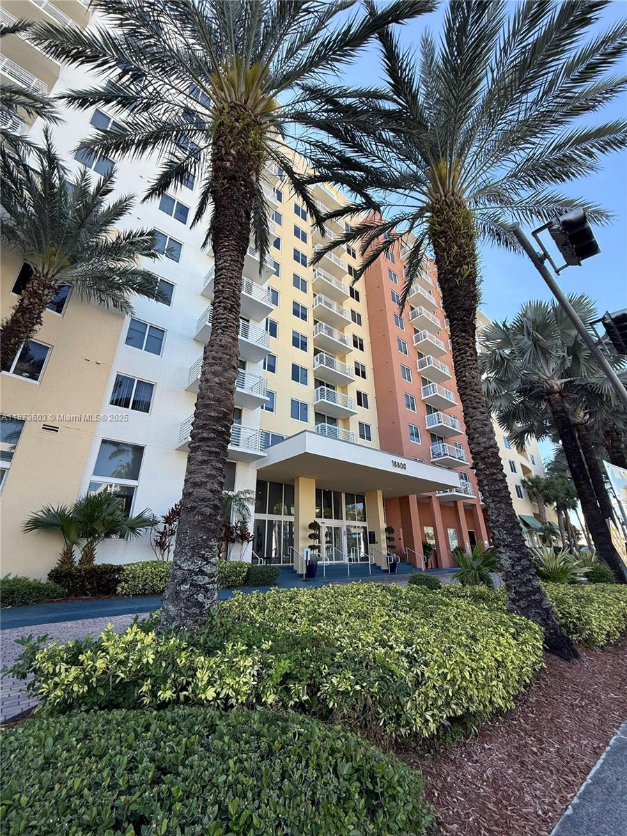 VENTURE AT AVENTURA EAST - Residential