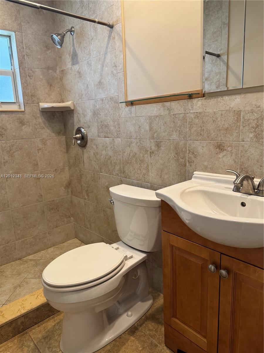 PARADISE GARDENS SEC 4 - Residential Lease