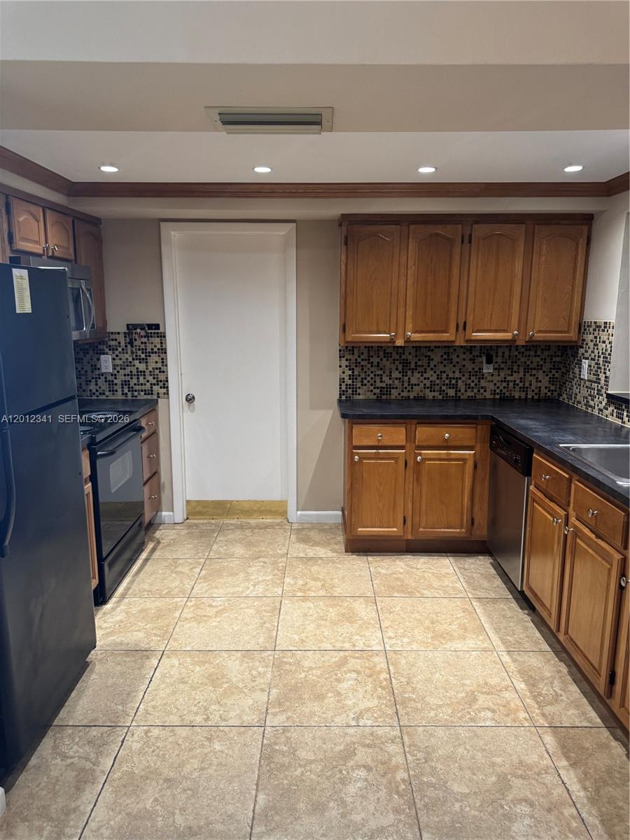 PARADISE GARDENS SEC 4 - Residential Lease