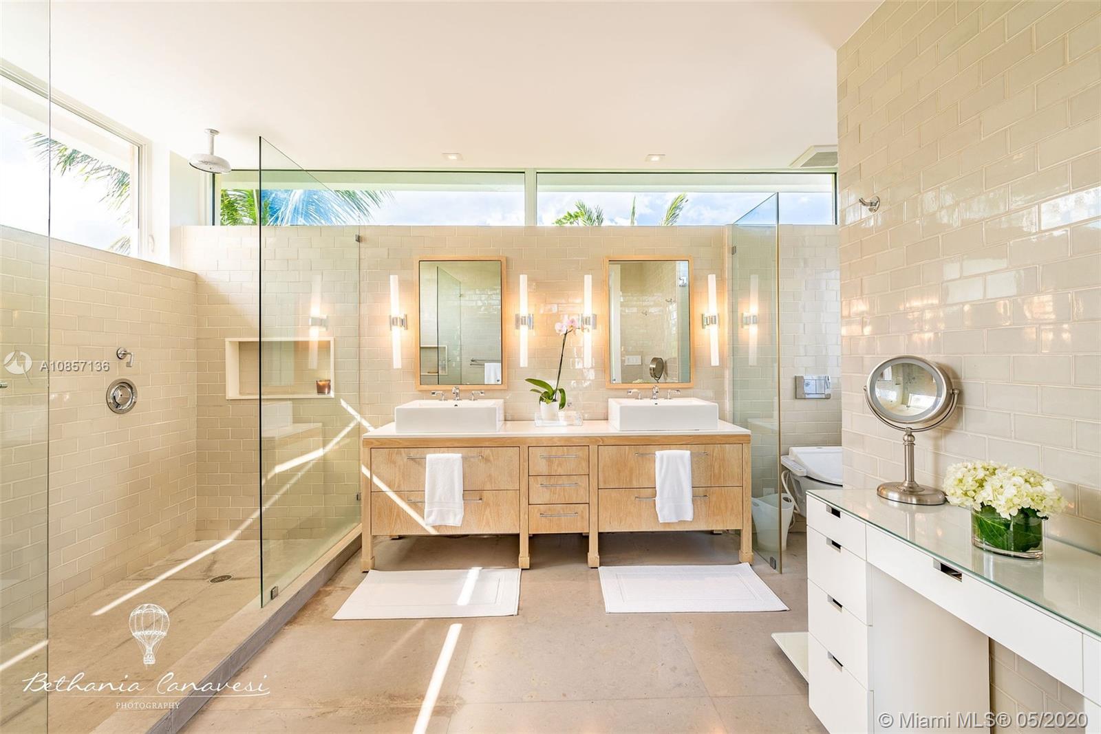 TROPICAL ISLE HOMES SUB 4 - Residential