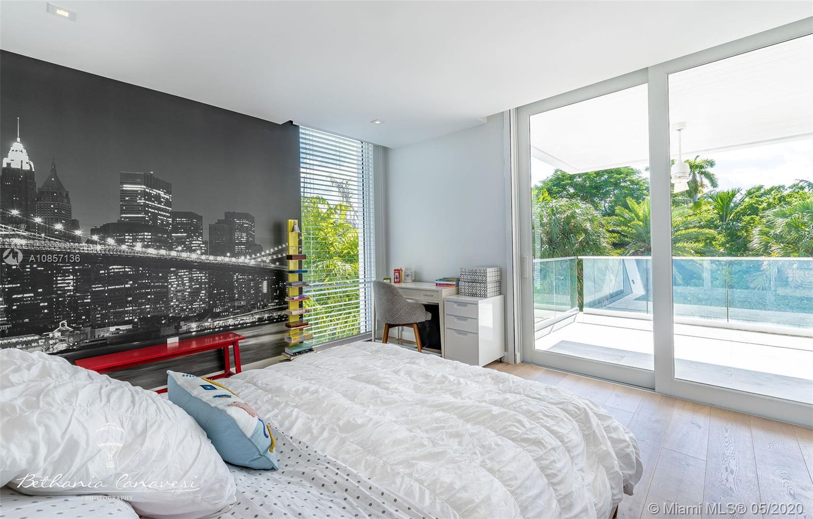 TROPICAL ISLE HOMES SUB 4 - Residential