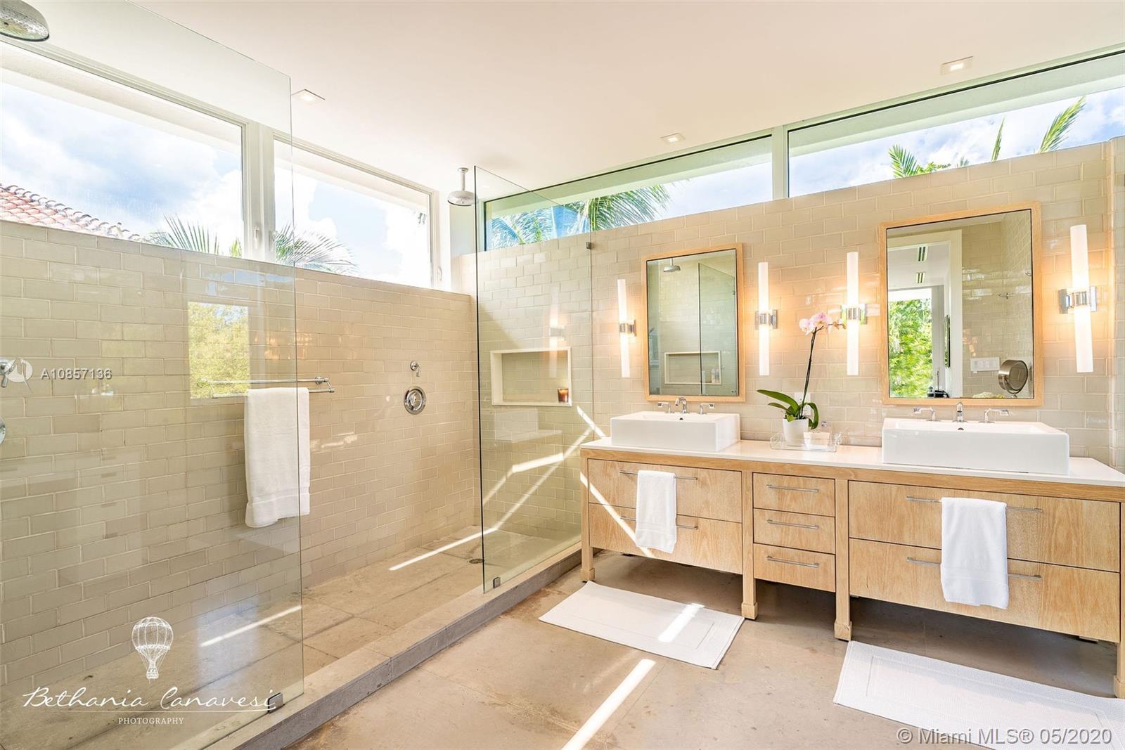 TROPICAL ISLE HOMES SUB 4 - Residential