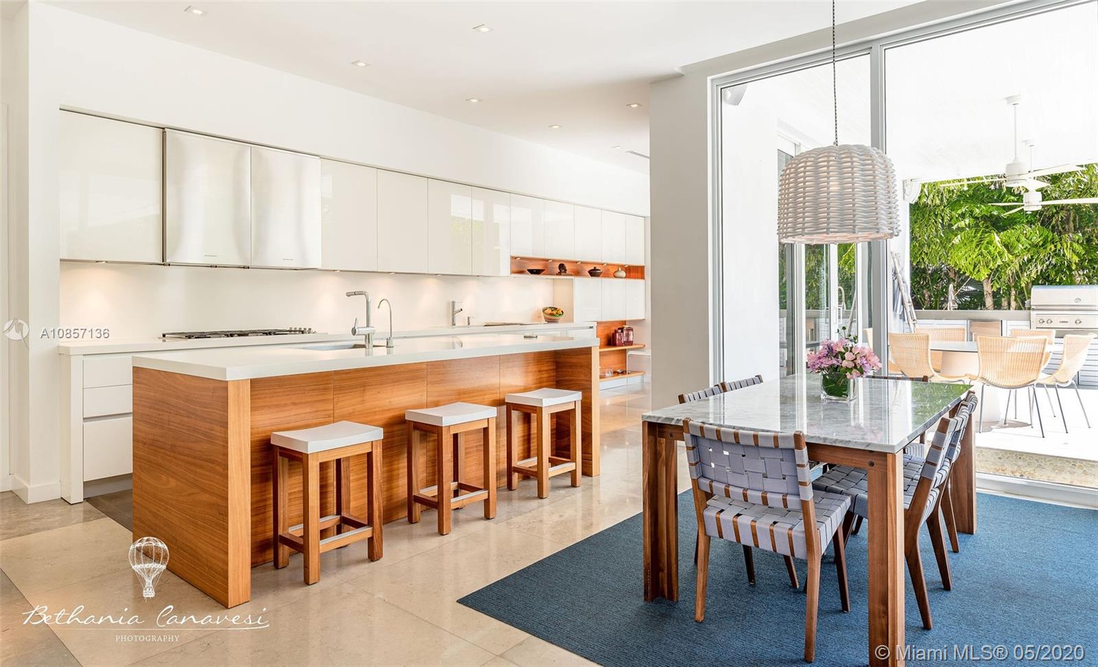 TROPICAL ISLE HOMES SUB 4 - Residential