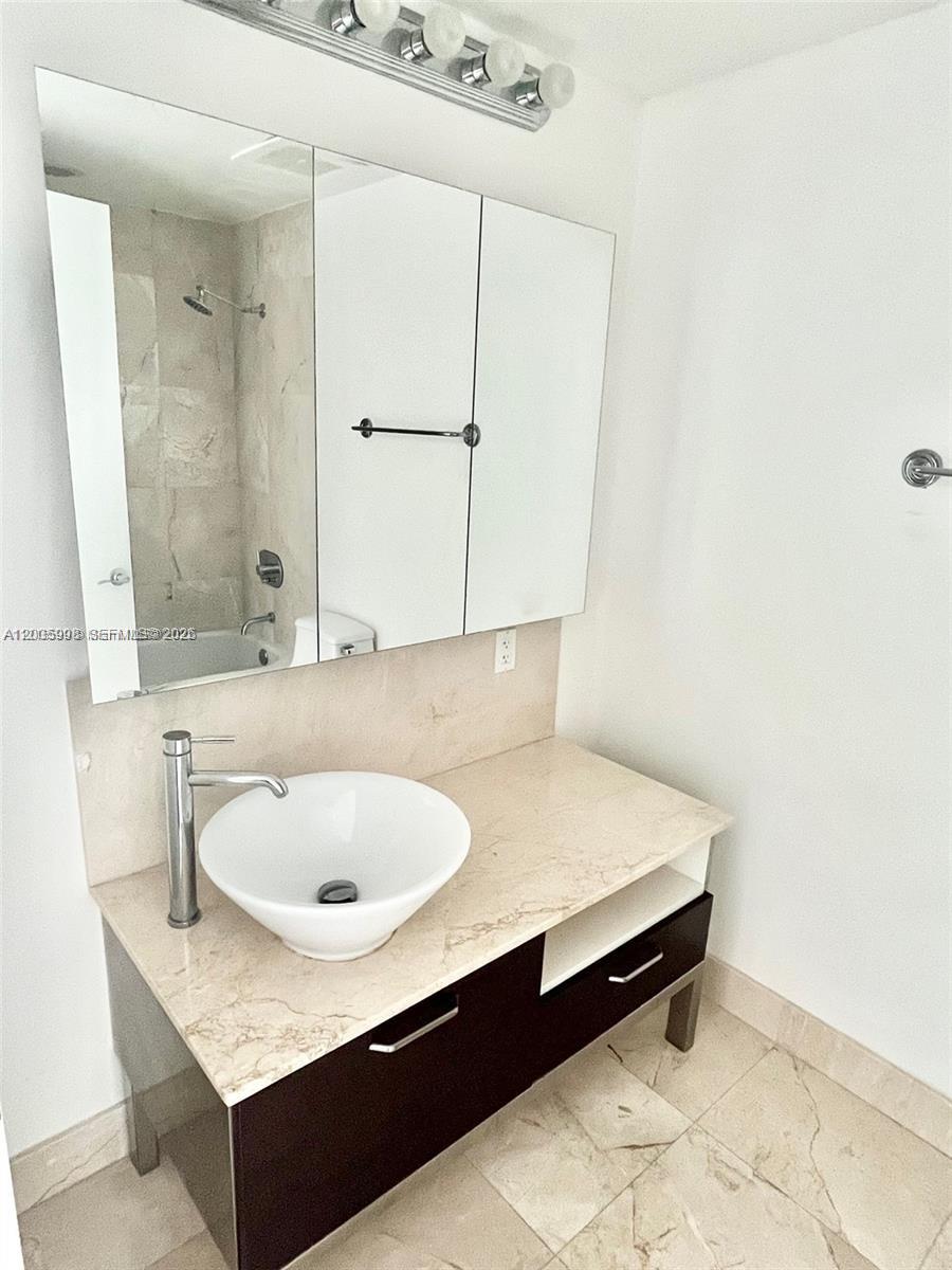 THE EMERALD AT BRICKELL - Residential Lease