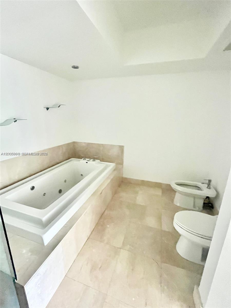 THE EMERALD AT BRICKELL - Residential Lease