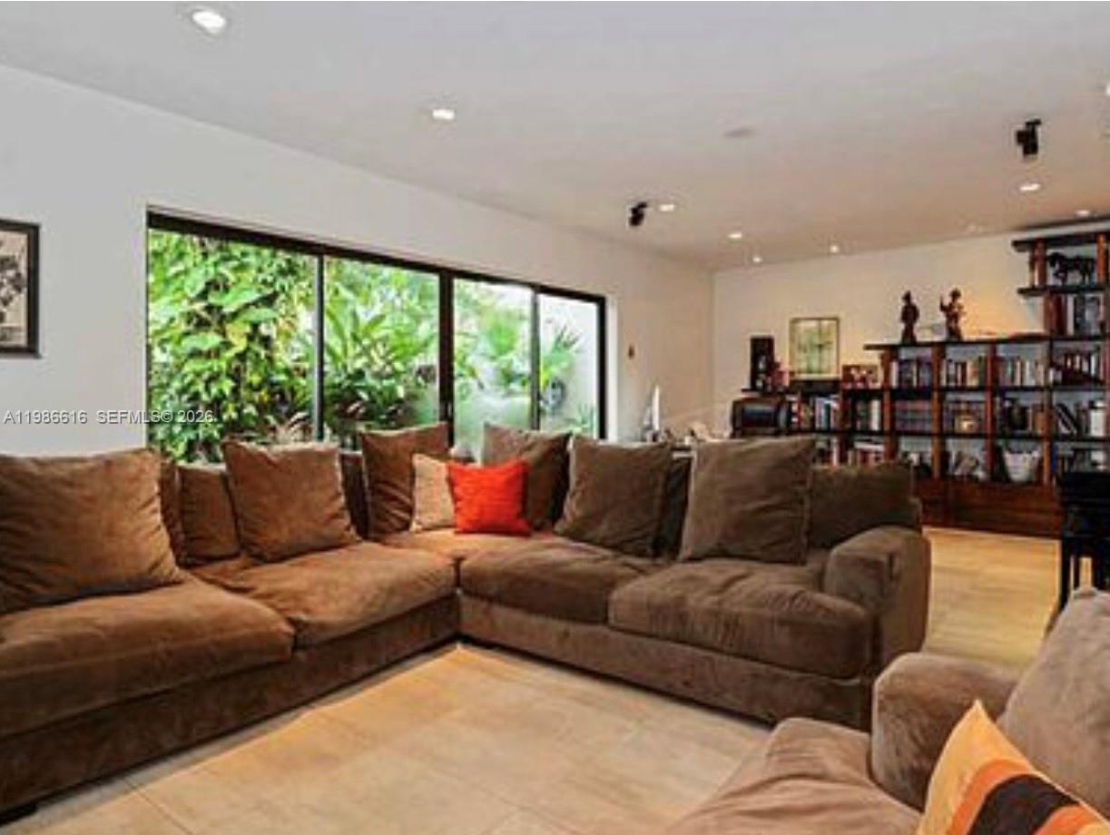 2991 Lakewood Ln 329