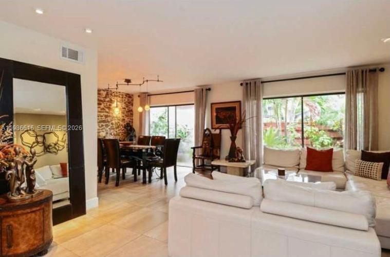 FAMILY TOWNHOUSES OF THE - Residential Lease