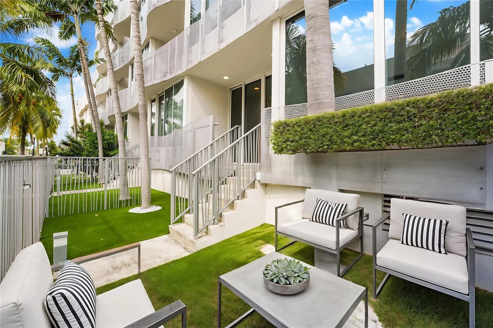 Miami Beach, Florida 33139, United States, 1 Bedroom Bedrooms, ,2 BathroomsBathrooms,Residential,Active,52072