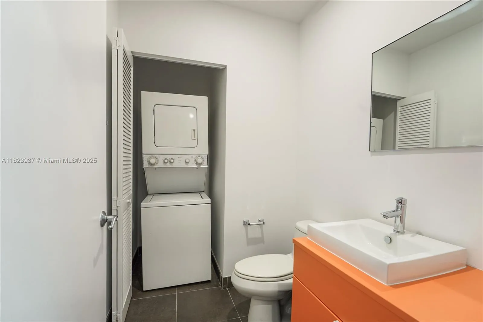 Miami Beach, Florida 33139, United States, 1 Bedroom Bedrooms, ,2 BathroomsBathrooms,Residential,Active,52072