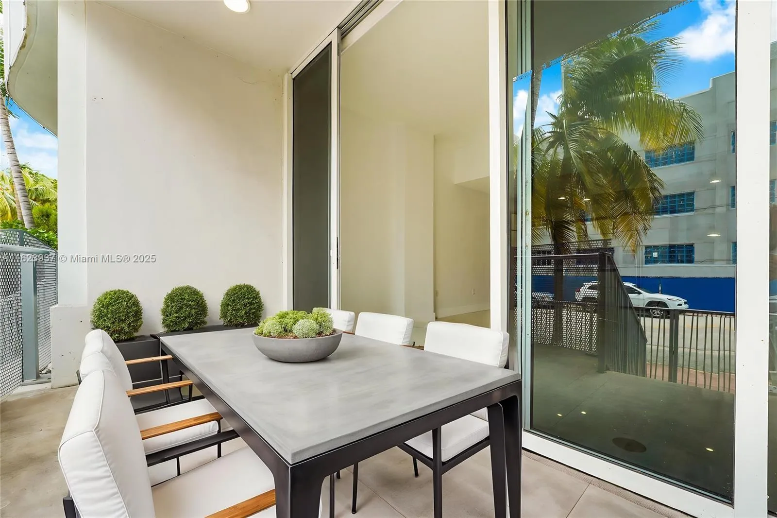 Miami Beach, Florida 33139, United States, 1 Bedroom Bedrooms, ,2 BathroomsBathrooms,Residential,Active,52072