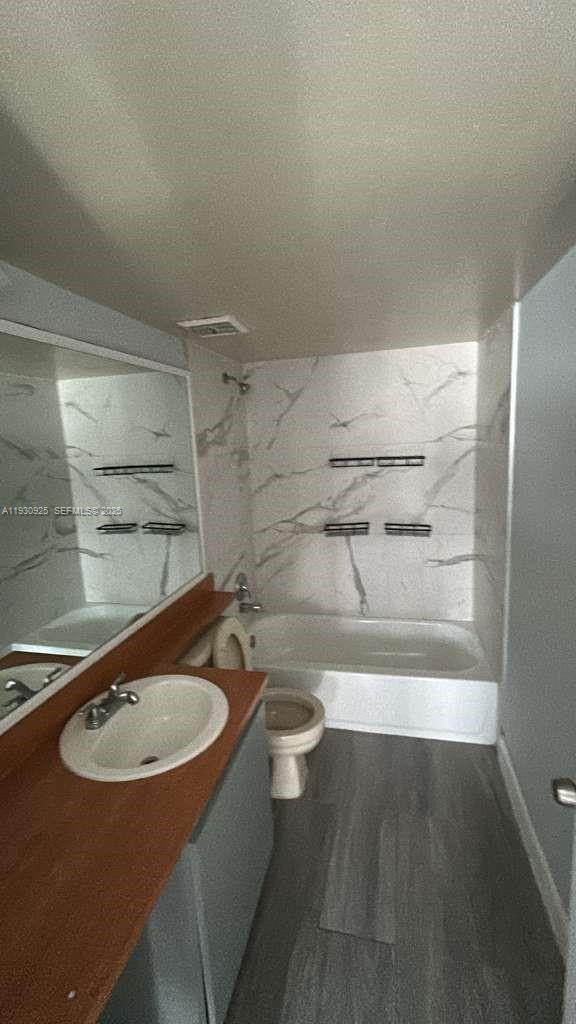 ORIOLE GOLF & TENNIS CLUB - Residential Lease