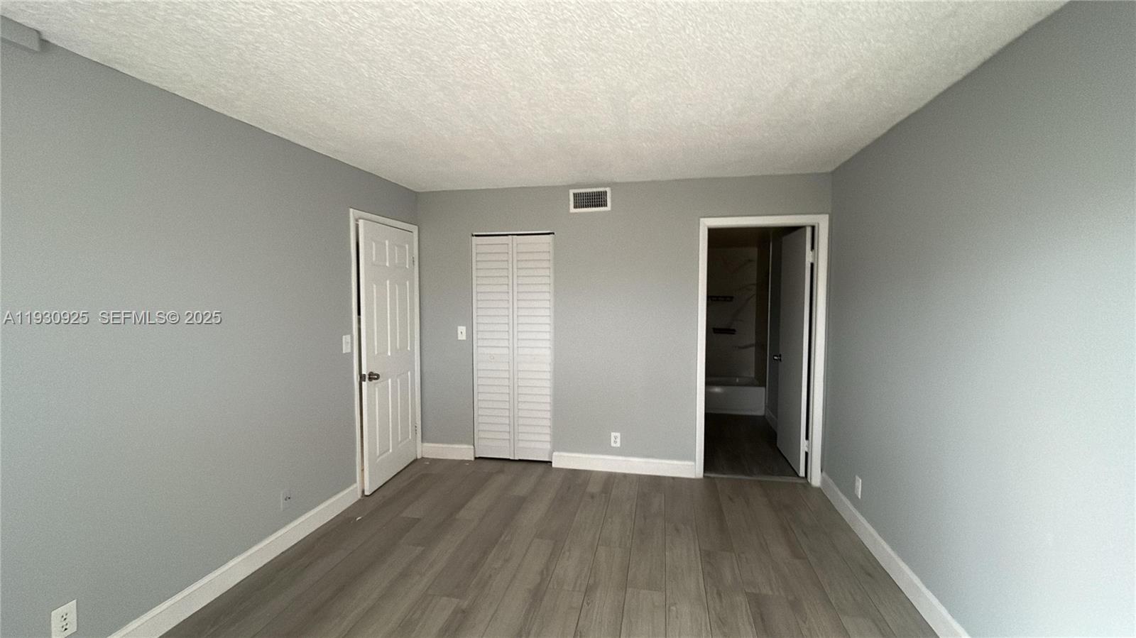 ORIOLE GOLF & TENNIS CLUB - Residential Lease