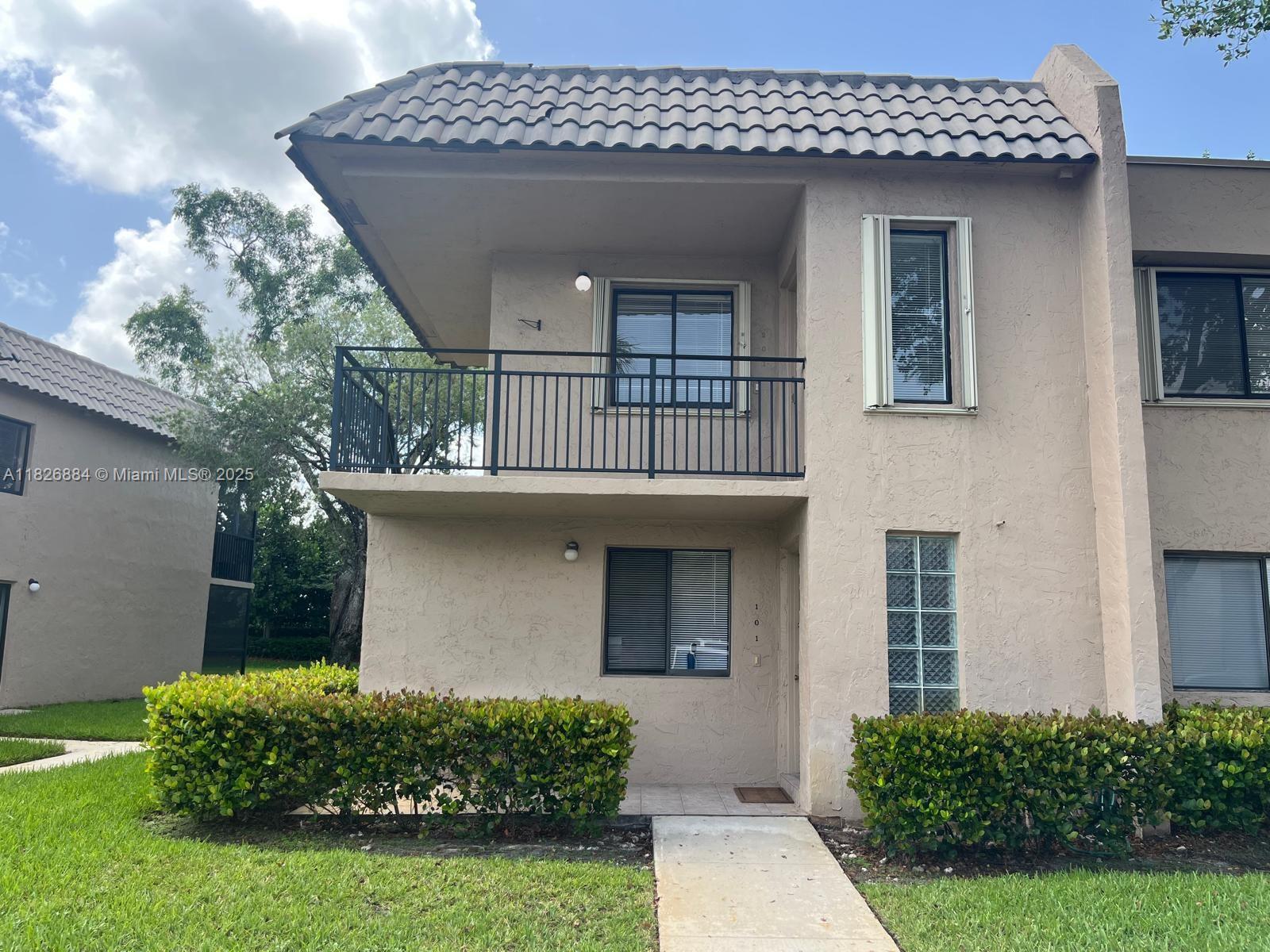 Great Corner Unit , garden view, Condo in Weston! Beautiful and spacious 2-bedroom, 2-bathroom condo located on the first floor in highly desirable Community. This corner unit features a large balcony with storage and offers incredible potential—just NEEDS TLC. Excellent location near A-rated schools, only 5 minutes from a shopping plaza, and walking distance to a scenic park. Currently rented, providing immediate rental income. Seller is motivated and open to negotiation—don’t miss this opportunity!