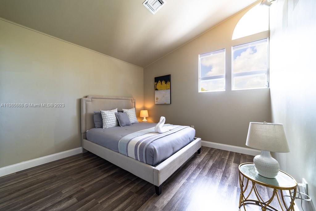 EASTERN SHORES - Residential