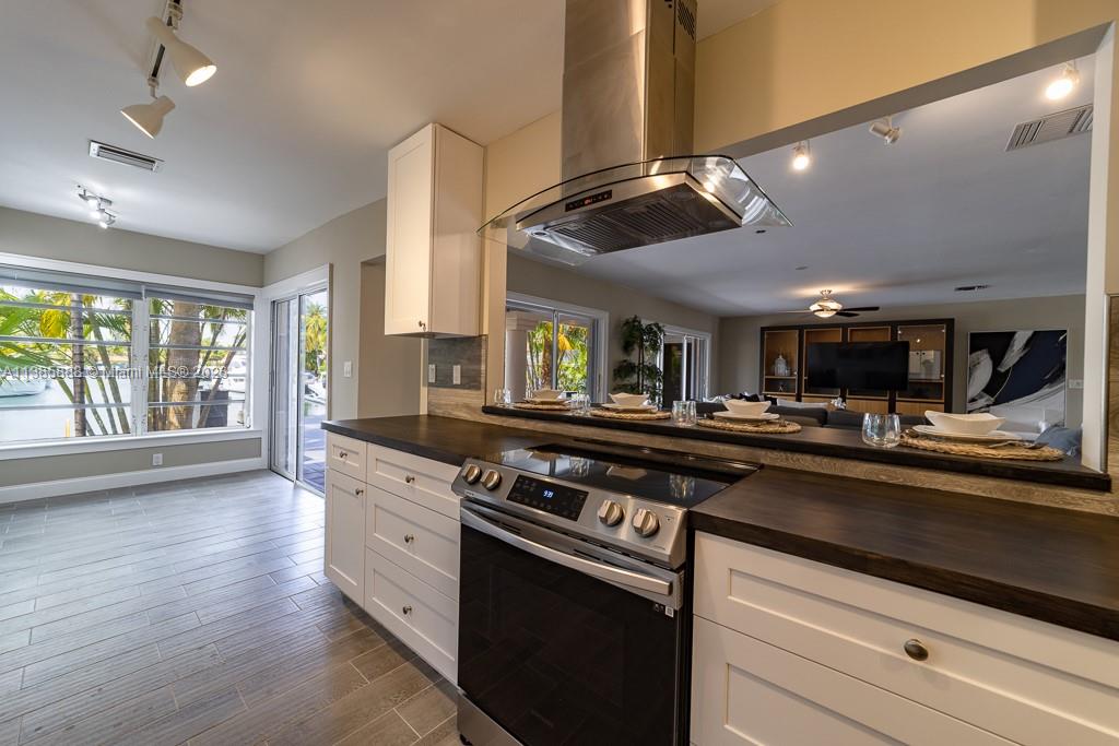 EASTERN SHORES - Residential