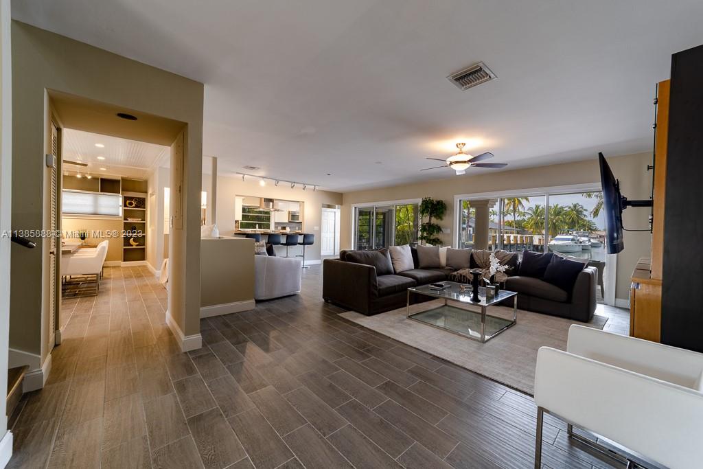 EASTERN SHORES - Residential