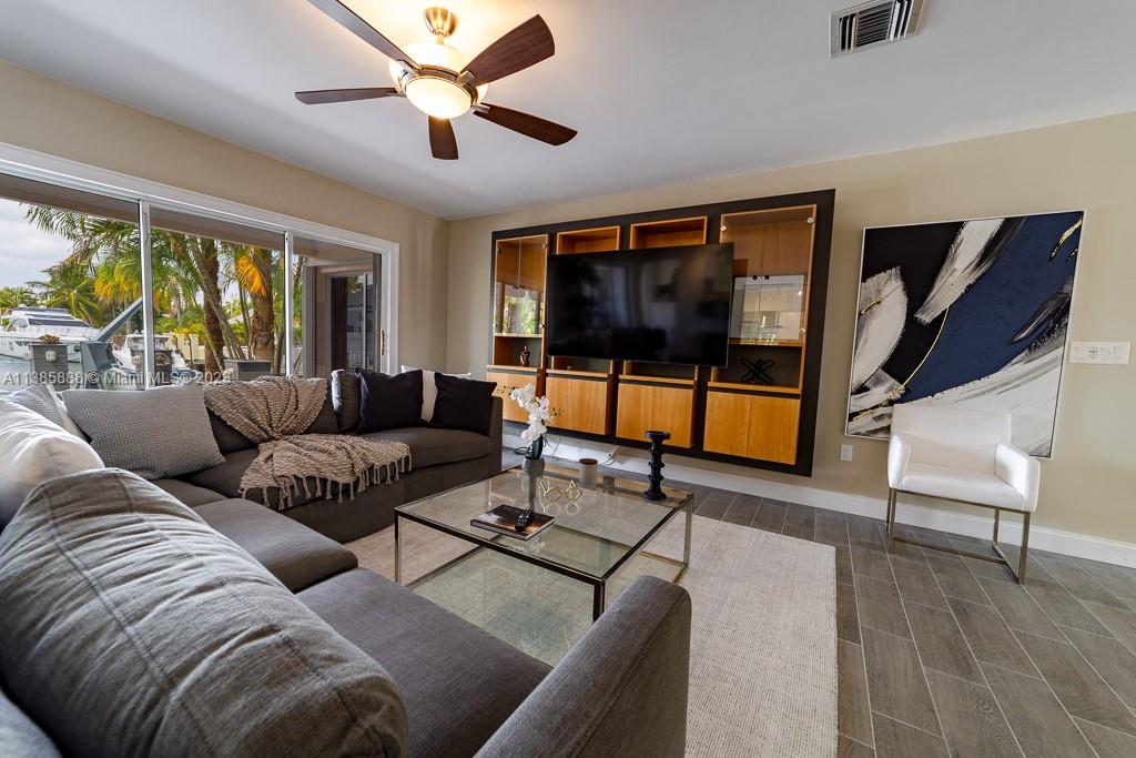 EASTERN SHORES - Residential