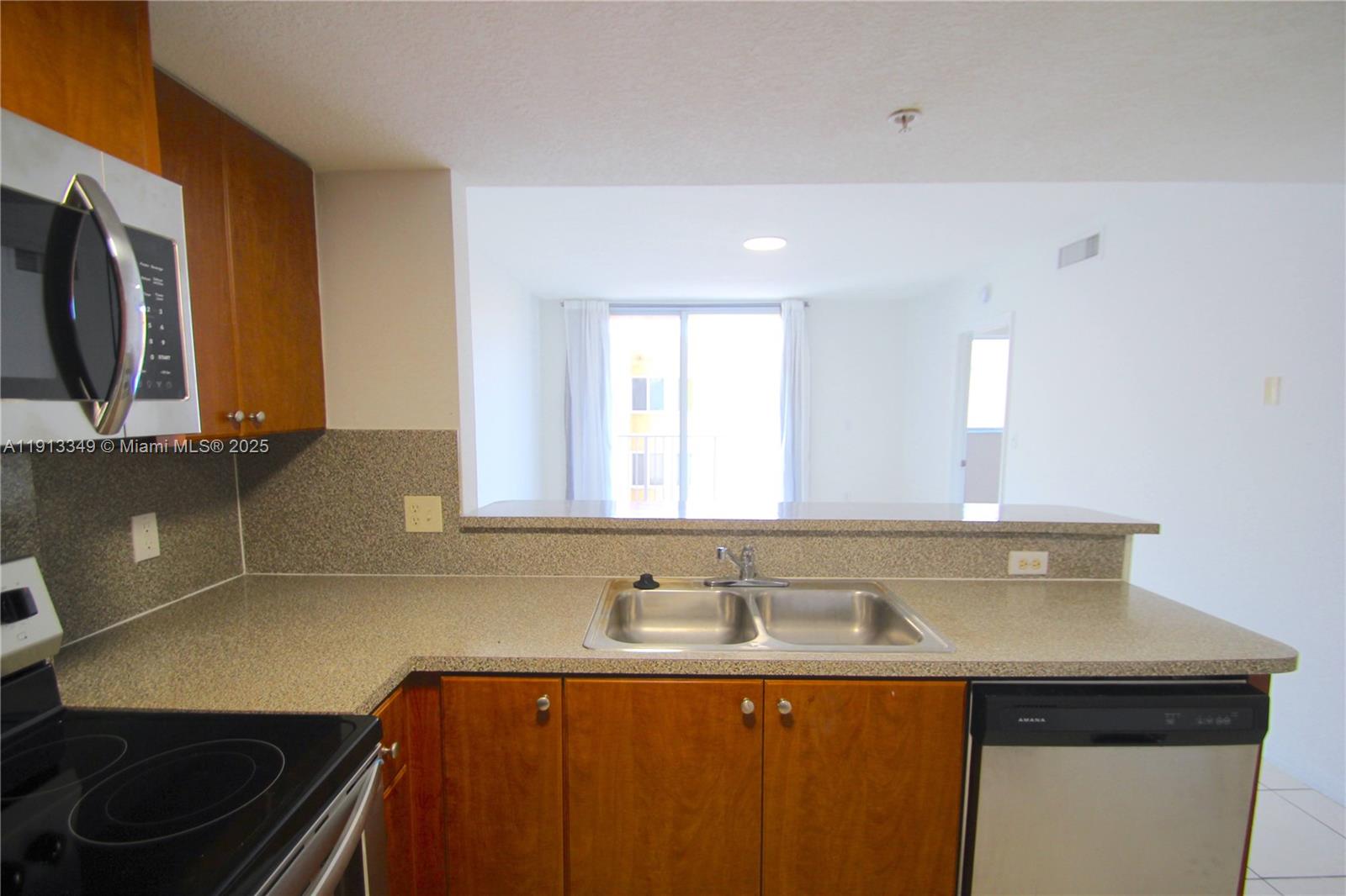 DIAMOND TOWER CONDO - Residential