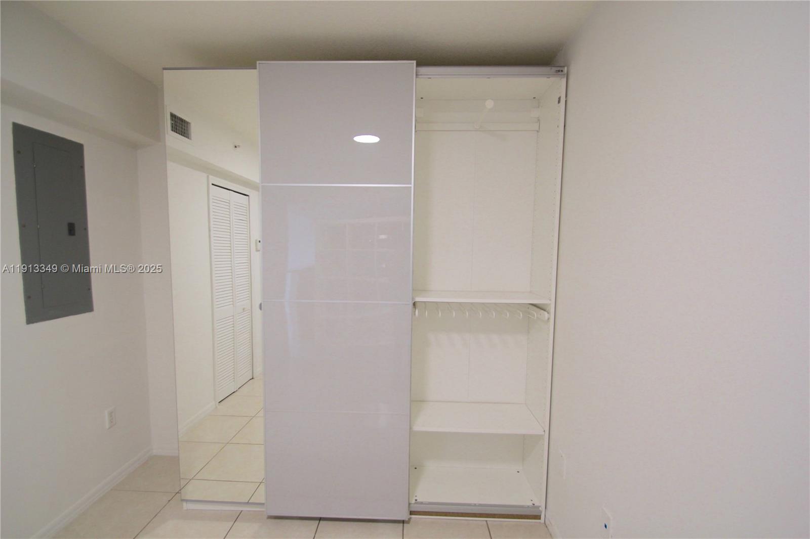 DIAMOND TOWER CONDO - Residential