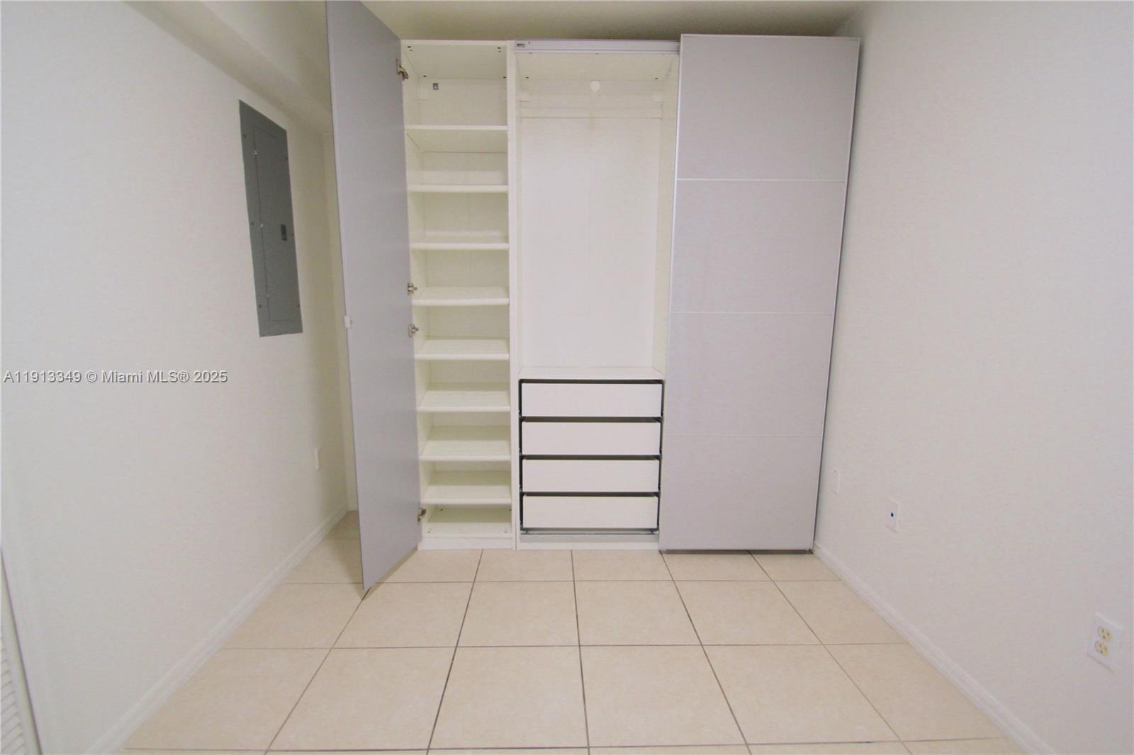 DIAMOND TOWER CONDO - Residential