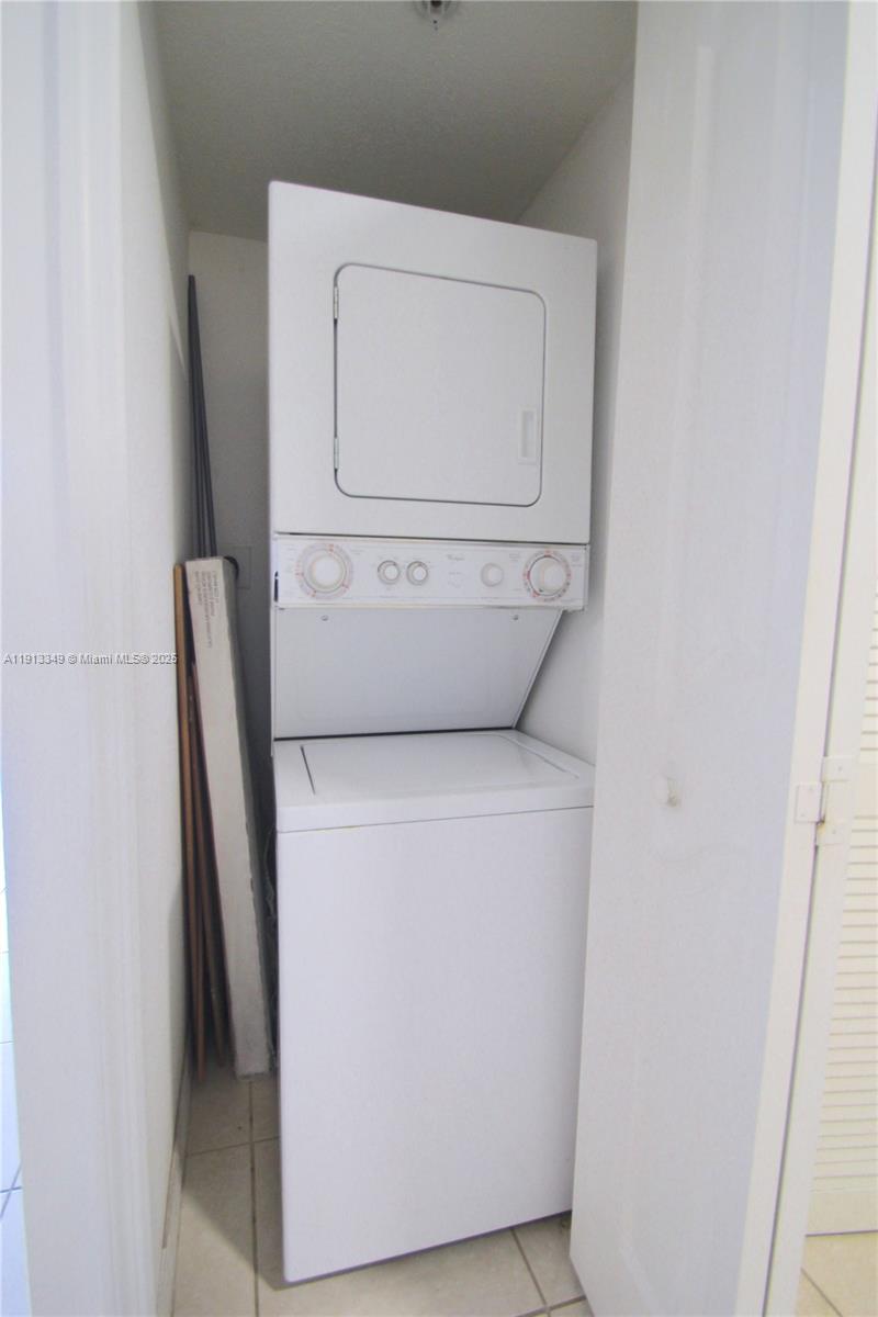 DIAMOND TOWER CONDO - Residential