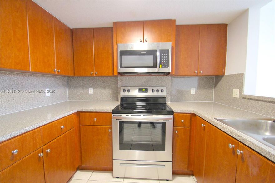 This delightful and spacious 1-bedroom, 1-bath unit puts you in the vibrant heart of Miami! Freshly painted with modern wood laminate floors in the bedroom, it boasts a spacious balcony perfect for morning coffee or evening entertaining. The unit features SS appliances and a spacious layout with a den that can be used as an office or additional bedroom. Just minutes from Brickell and Downtown, you’ll have premier dining, shopping, and nightlife at your doorstep. Don’t miss the chance to call one of Miami’s most desirable neighborhoods home!