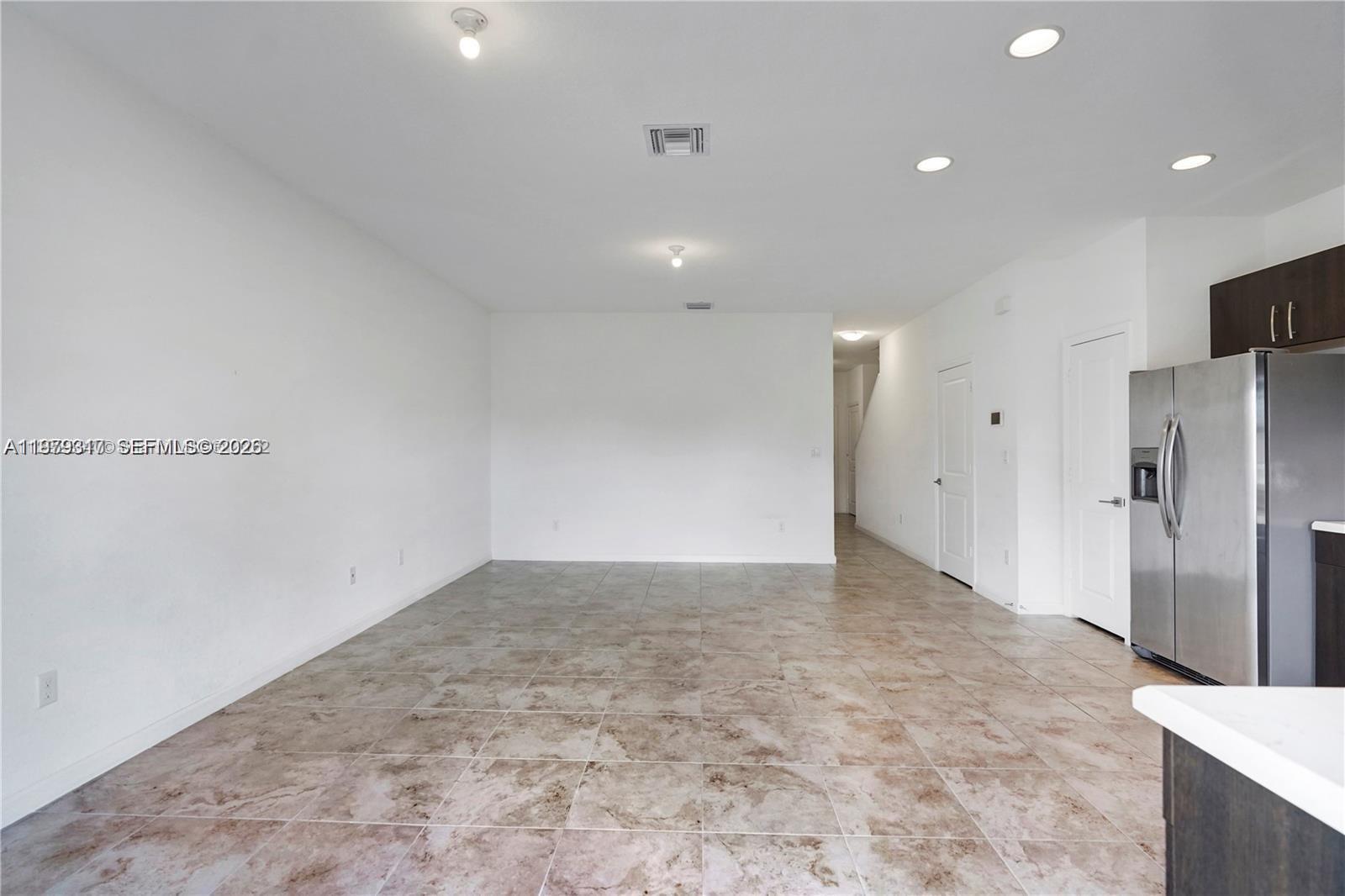 CRICKET CLUB - Residential