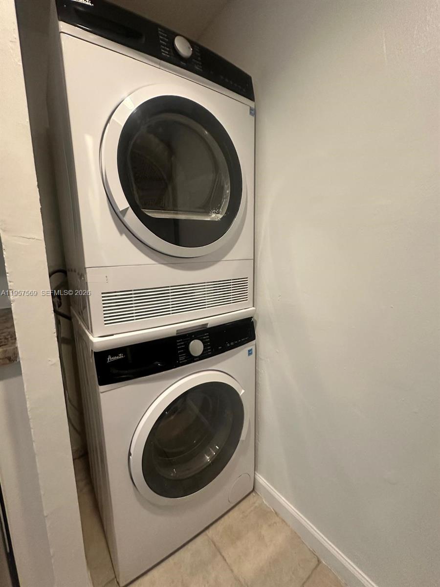 10206 Twin Lakes Dr 15-B