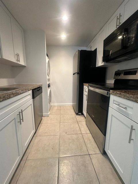 10206 Twin Lakes Dr 15-B Coral Springs FL 33071