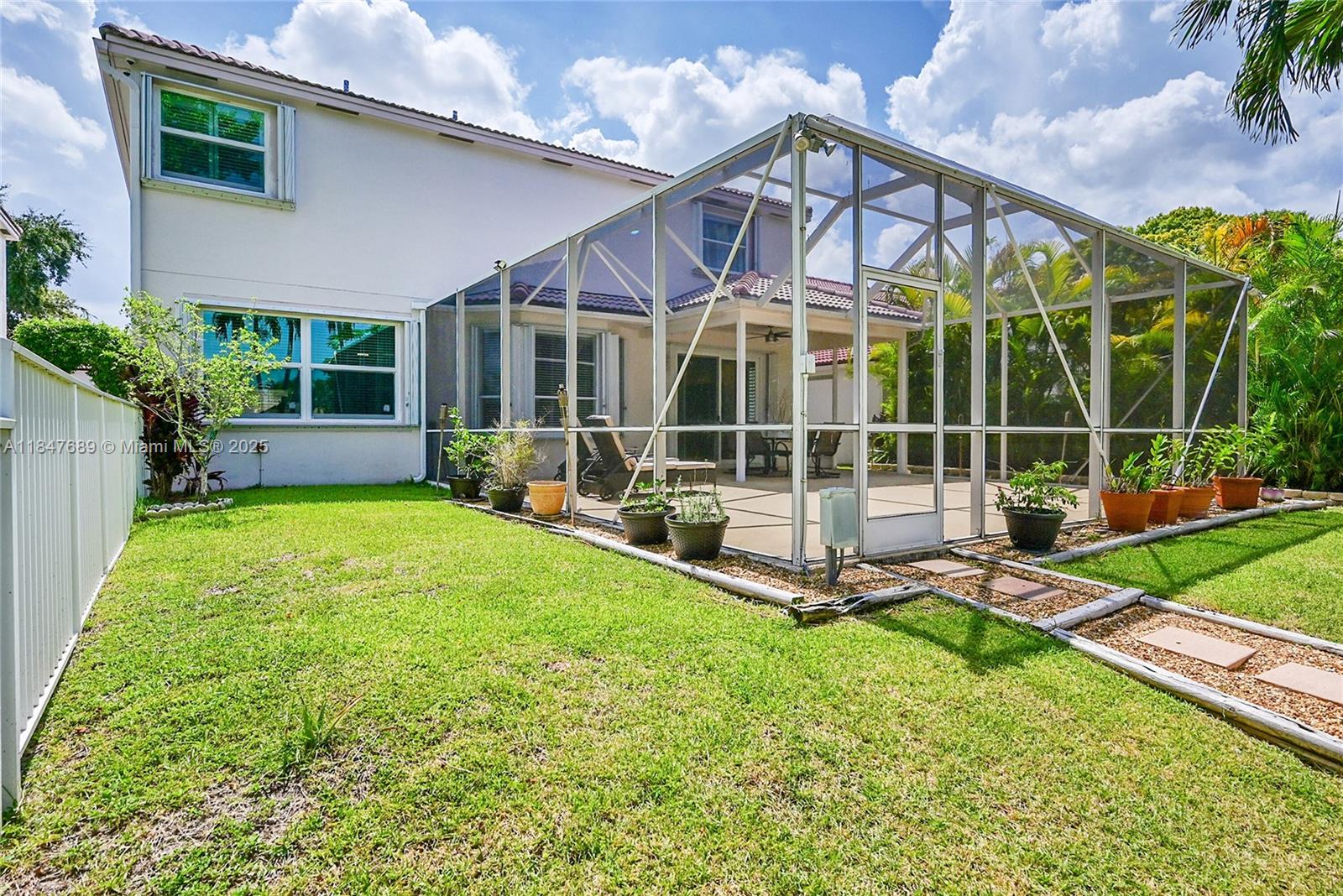 HOLIDAY SPRINGS EAST - Residential