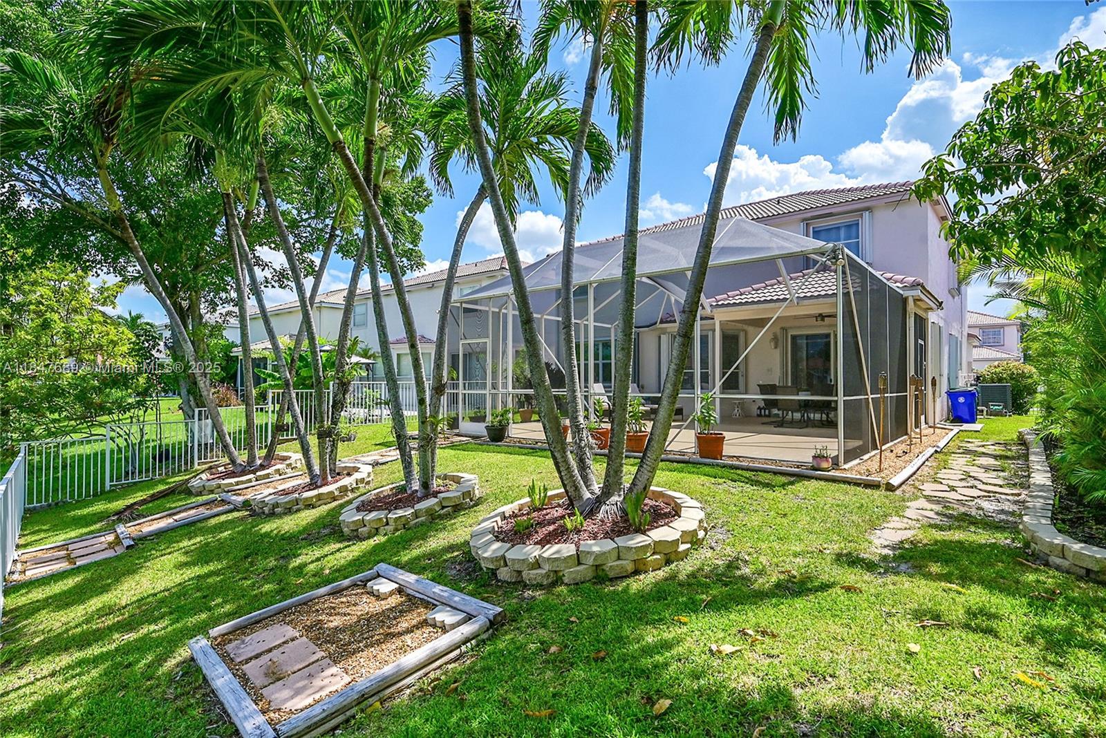 HOLIDAY SPRINGS EAST - Residential