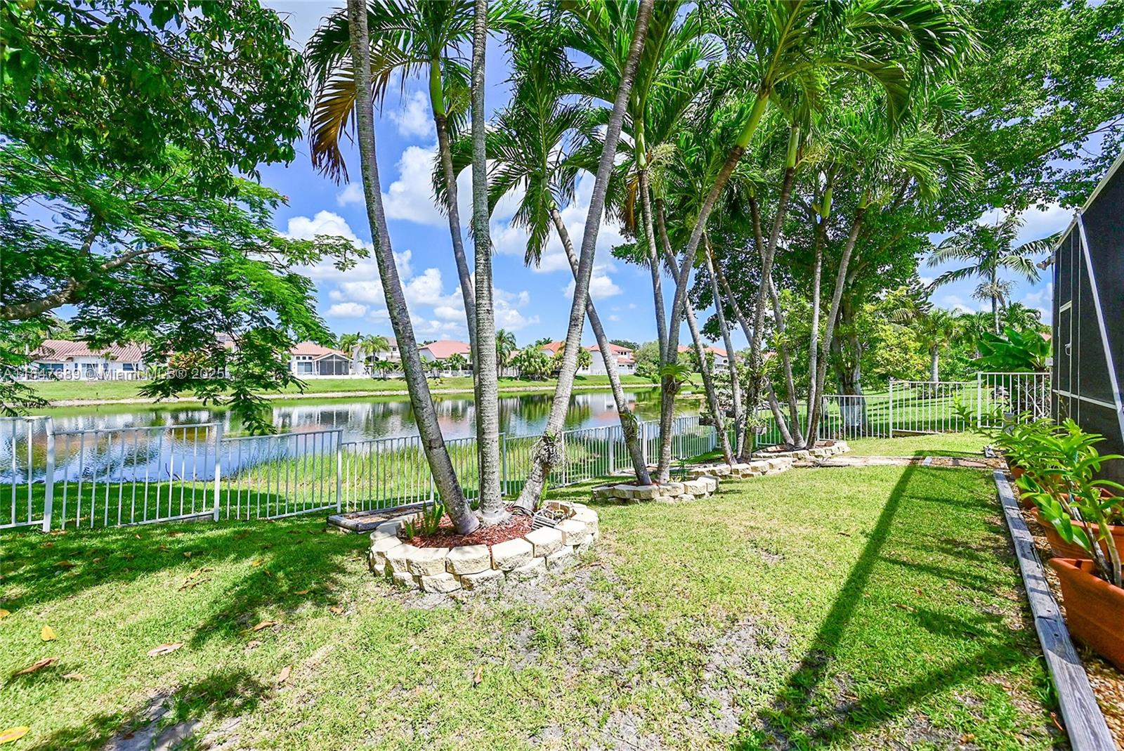HOLIDAY SPRINGS EAST - Residential