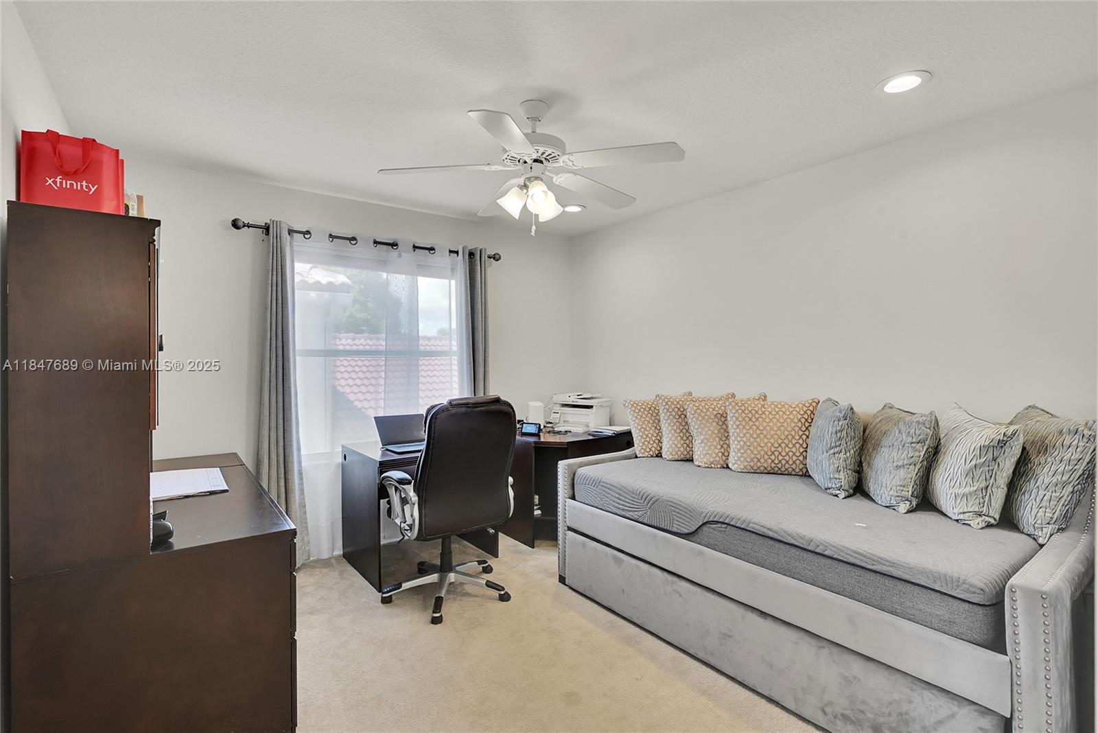 HOLIDAY SPRINGS EAST - Residential
