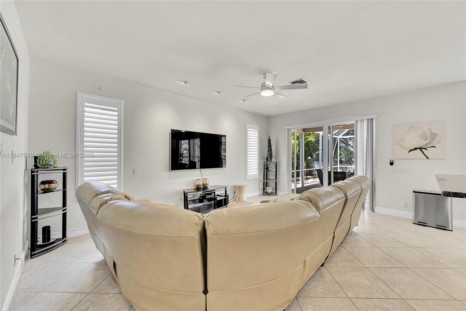 HOLIDAY SPRINGS EAST - Residential