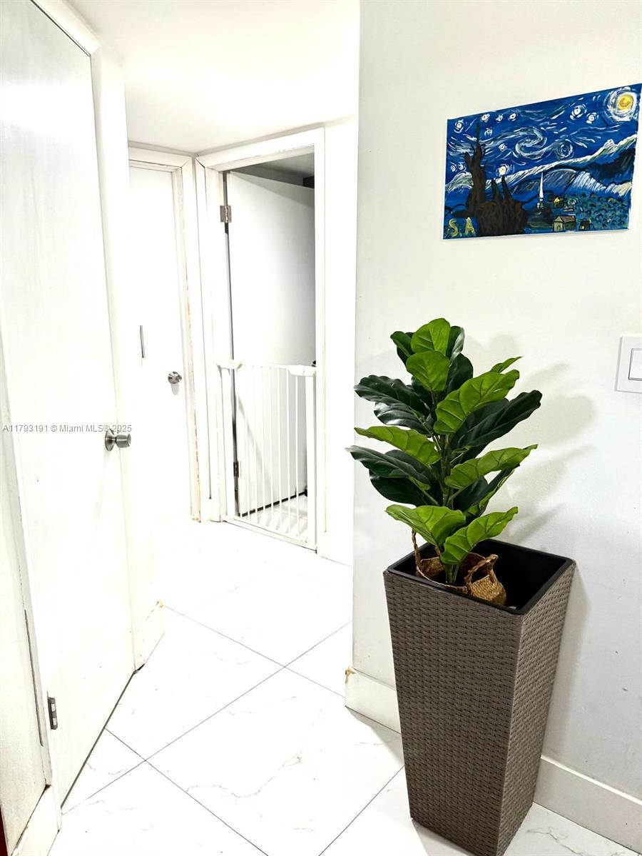 ROLLING GREEN CONDO D - Residential