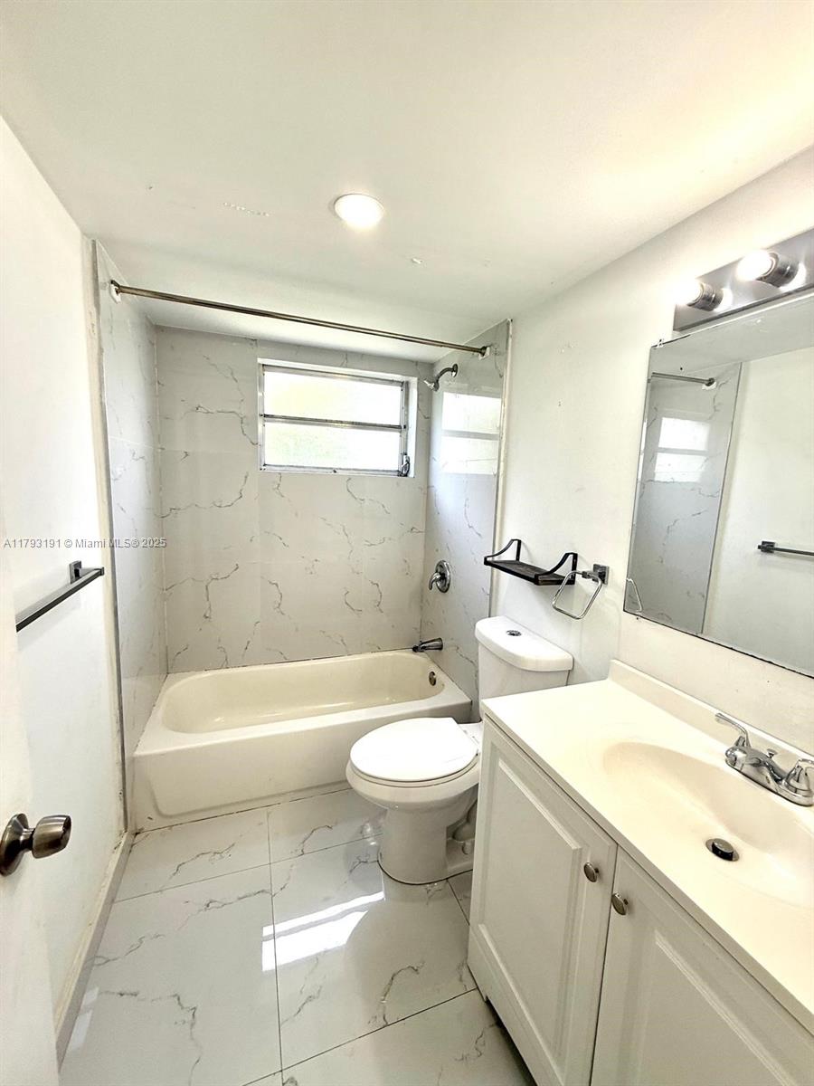 ROLLING GREEN CONDO D - Residential