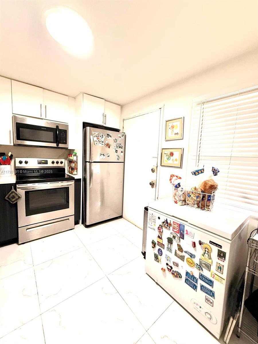 ROLLING GREEN CONDO D - Residential